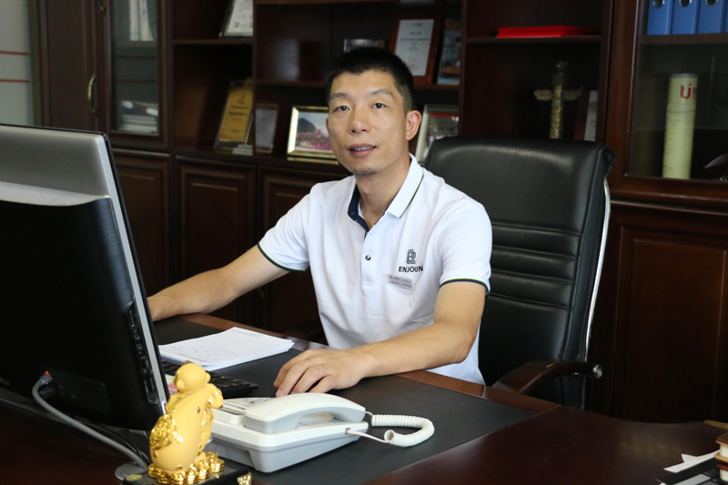 <b>慧聪音响灯光网专访深圳银河集团9873com科技董事长陈小林先生</b>