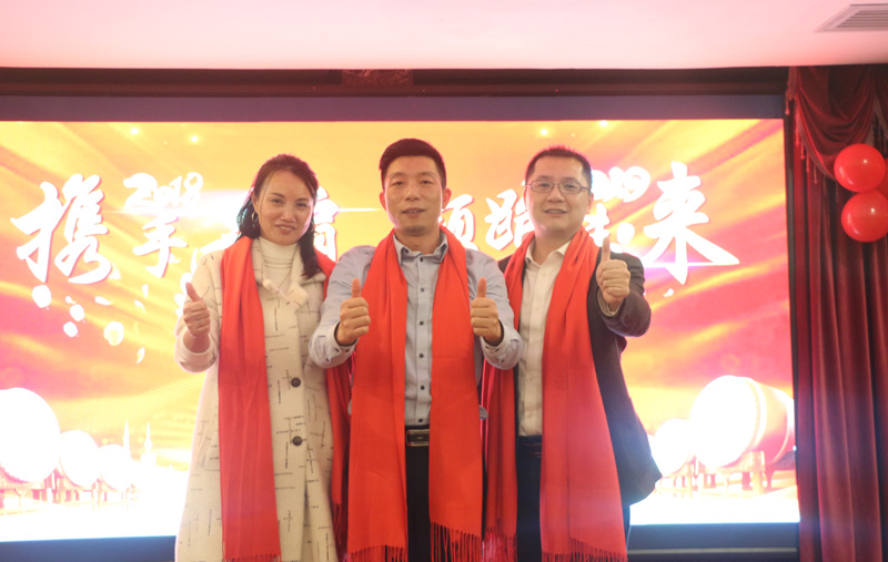 银河集团9873com科技三位领导致辞