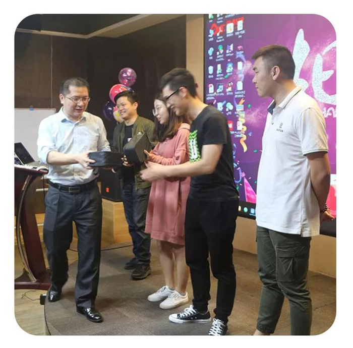 银河集团9873com科技2019年第一季度生日会